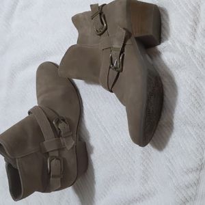 Me too ankle boots size 7.5